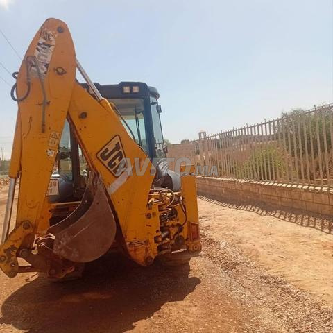 Tractopelle JCB 3CX modèle 2007 dédouanement 2009 - 2