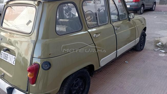 avend une voiture Renault 4 gtl