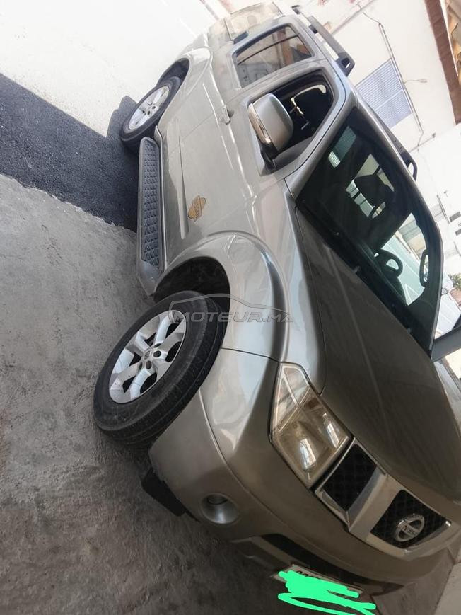 السيارة نيسان