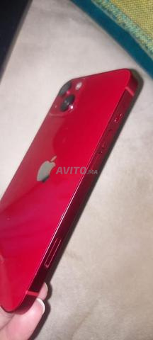 آيفون 13 أحمر