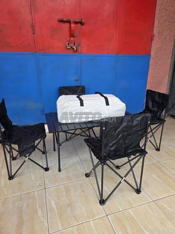 Table et chaises - 2