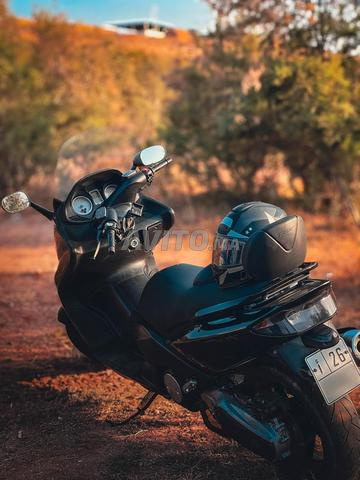 Yamaha Tmax MK2 - 2