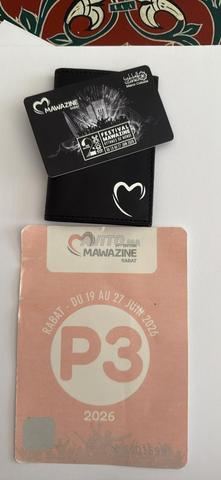 Carte Black avec macaron