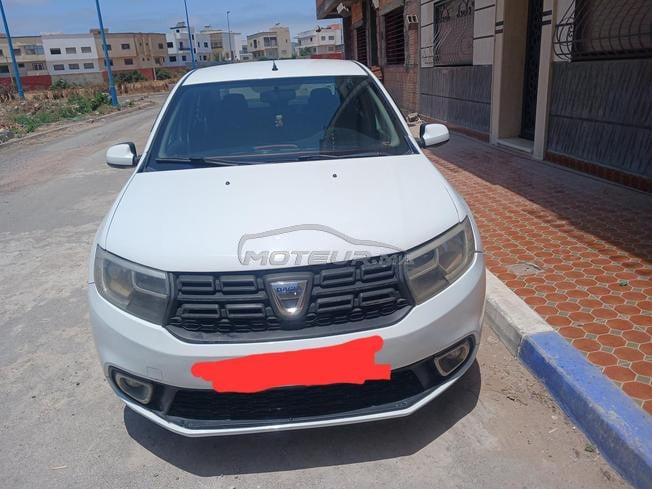 سيارة نظيفة ومميزة للبيع، بحالة ميكانيكية جيدة جدا