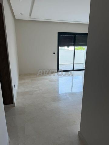 استوديو مفروش جديد لم يسكنه أحد في 2 مارس