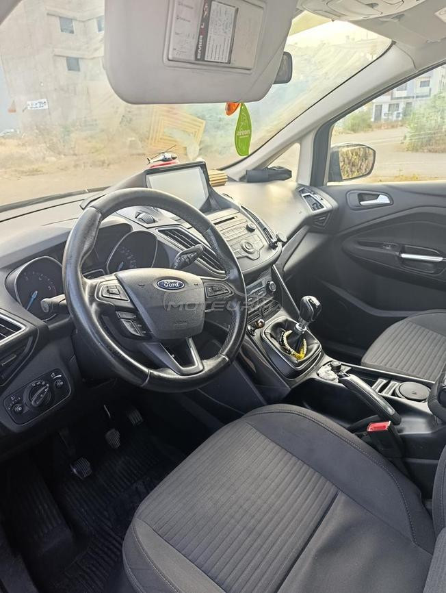 ford cmax 2017 très bonne état 