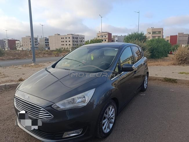 ford cmax 2017 très bonne état 