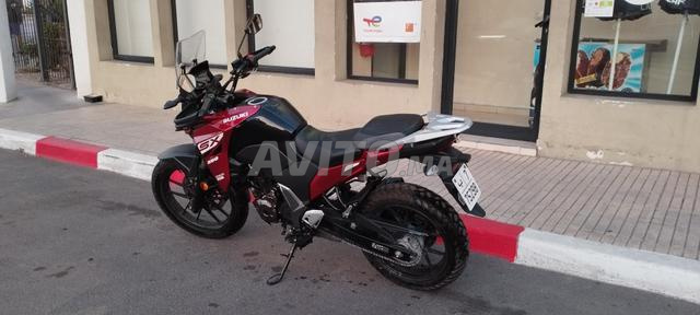 سوزوكي في ستروم 250sx - 2