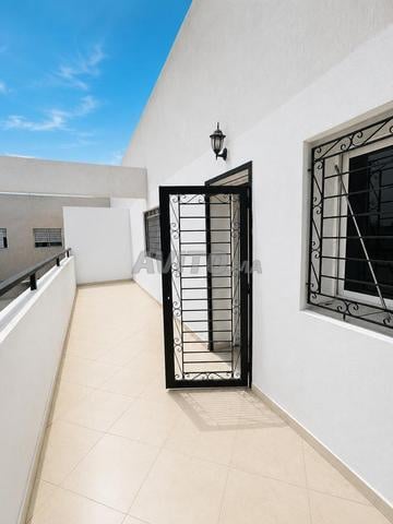 Appartement vide 2 chambres, voie lourde, à louer