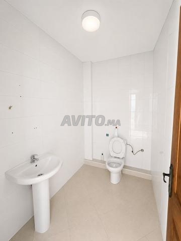 Appartement vide 2 chambres, voie lourde, à louer