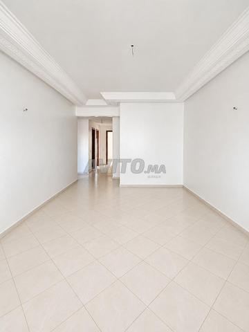 Appartement vide 2 chambres, voie lourde, à louer