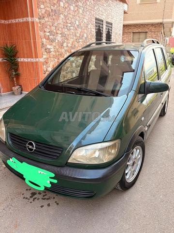 La voiture est très belle - 2