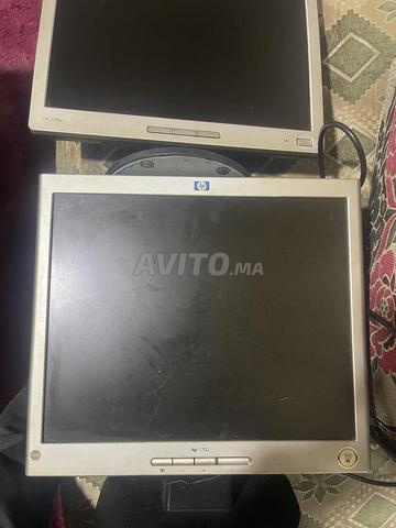 شاشتان HP لمكتب الكمبيوتر - 2