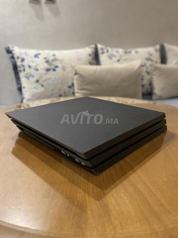 PlayStation 4 Pro 1 To – Très bon état - 2