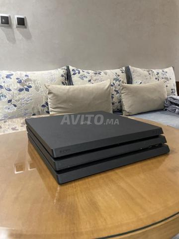 PlayStation 4 Pro 1 To – Très bon état