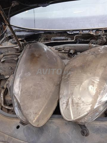 Lustrant pour phares de voiture et éliminateur de rayures