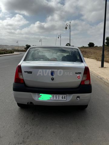 Dacia Logan 2007 essence - 2