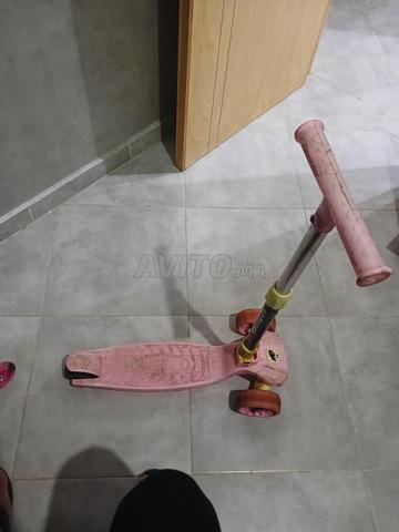 Trottinette encore propre, celui qui la veut est le bienvenu