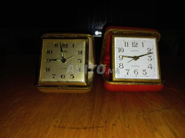 2 Anciennes montres mécaniques Europa / SEMCO - 2