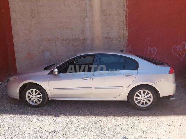 Renault Laguna Essence Manuelle 2009 - 2