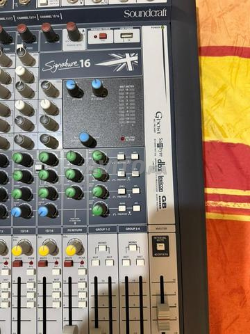 طاولة خلط ماركة SOUNDCRAFT SIGNATURE 16 - 2