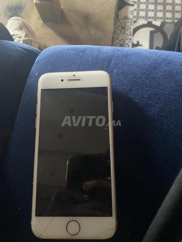 iPhone 8 gold pour pièces ou à réparer - 2