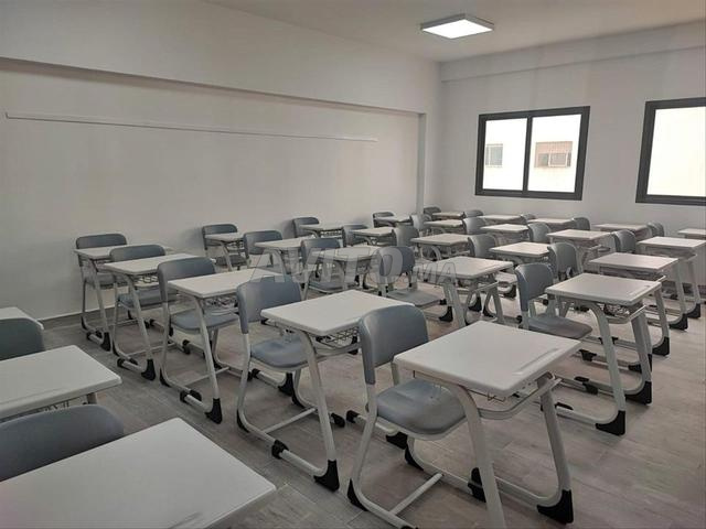 طاولة مدرسية