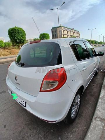 Renault Clio Diesel Manuelle 2010 à Bouskoura - 2