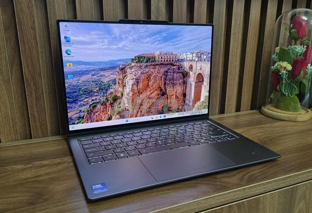 Lenovo Thinkpad X9 U7 32GB 1TB OLED Tactile