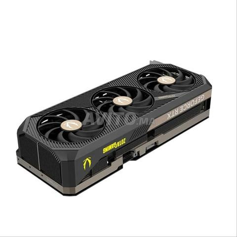 ZOTAC Solid Core GeForce RTX 5080 16Go GDDR7 - 2