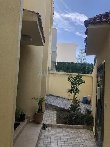 فيلا في طنجة فالفلوري 400 متر مربع - 2