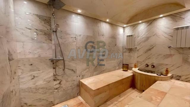Villa meublée de luxe avec piscine à louer à Hay Riad