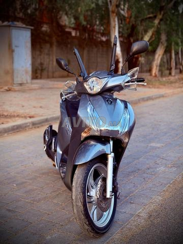 SH 125i روبوت - 2