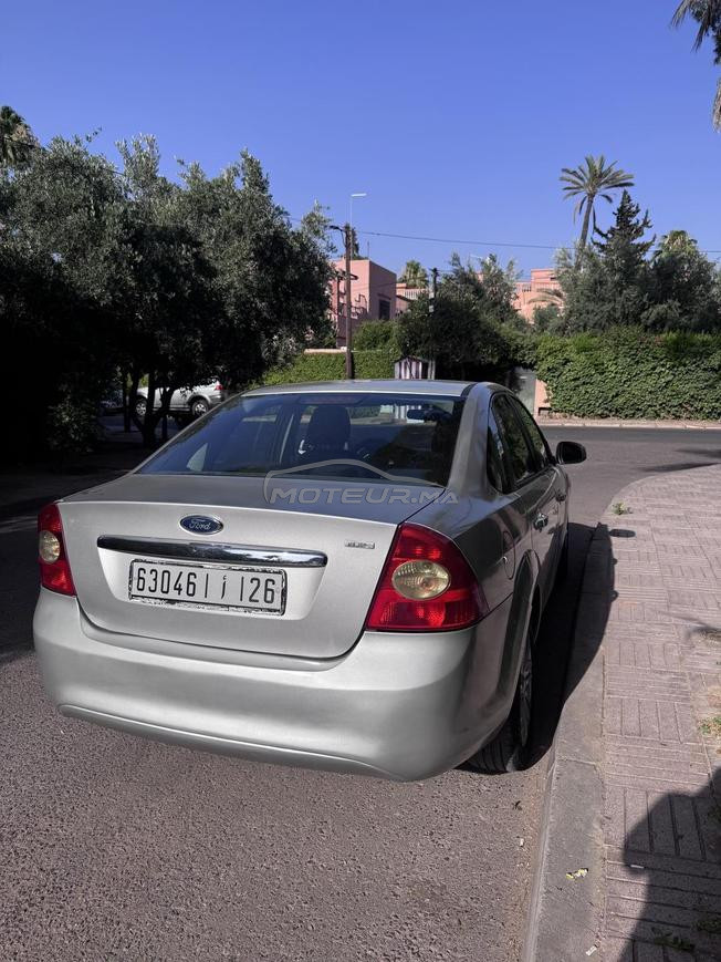 FORD FOCUS GHIA 2.0 TOUT OPTIONS PREMIERE MAIN 
