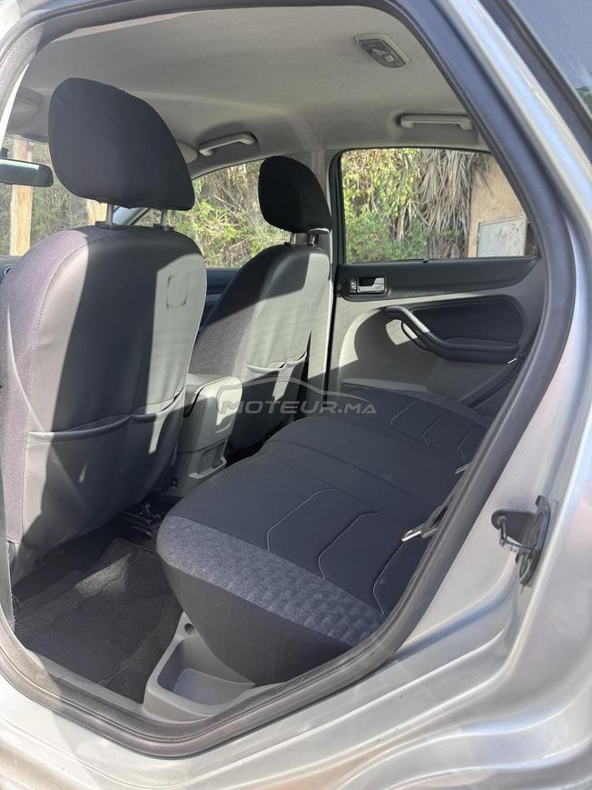 FORD FOCUS GHIA 2.0 TOUT OPTIONS PREMIERE MAIN 