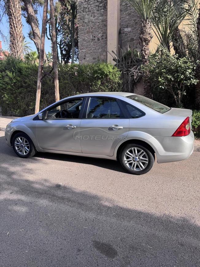 FORD FOCUS GHIA 2.0 TOUT OPTIONS PREMIERE MAIN 