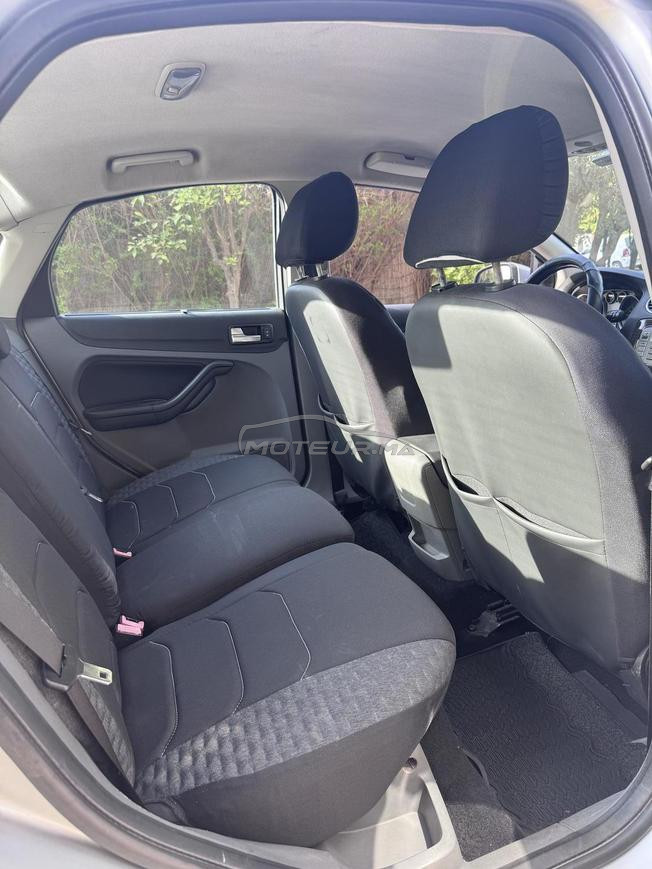 FORD FOCUS GHIA 2.0 TOUT OPTIONS PREMIERE MAIN 