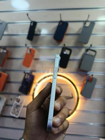 iPhone 15 normal - 2