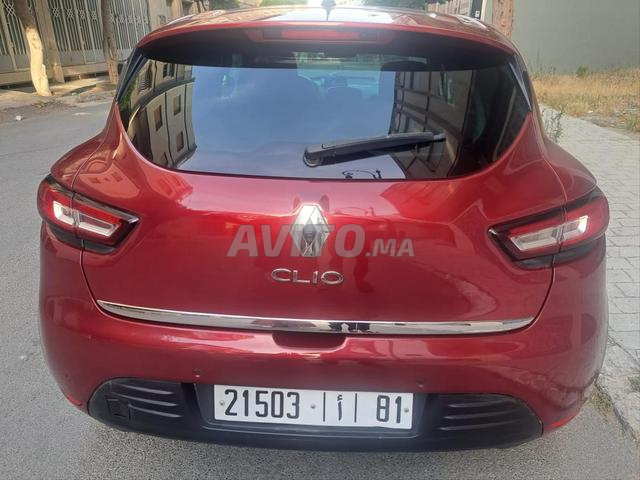 Voiture Renault Clio 4 modèle 2021 très propre