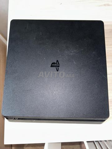 PS4 Slim - 2