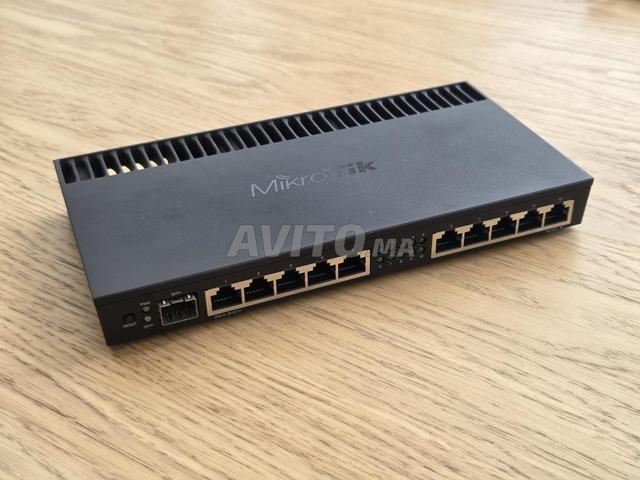 راوتر MikroTik RB4011 (RB4011iGS-RM)