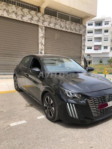 بيجو 208 نظيفة، لمن أرادها مرحبا