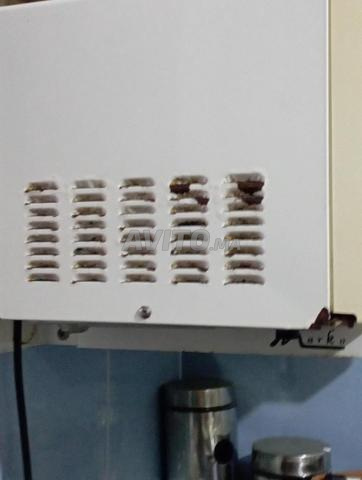 Il y a ce micro-ondes, qui veut l'acheter, contactez-moi - 2