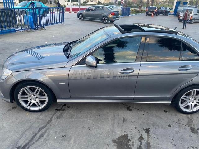Mercedes-Benz 220 Diesel Automatique 2007 à Tanger