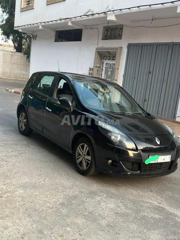 Renault Scenic modèle 2011 décembre - 2