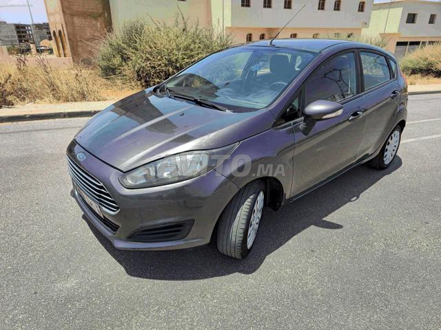 Ford Fiesta 1ère main - 2