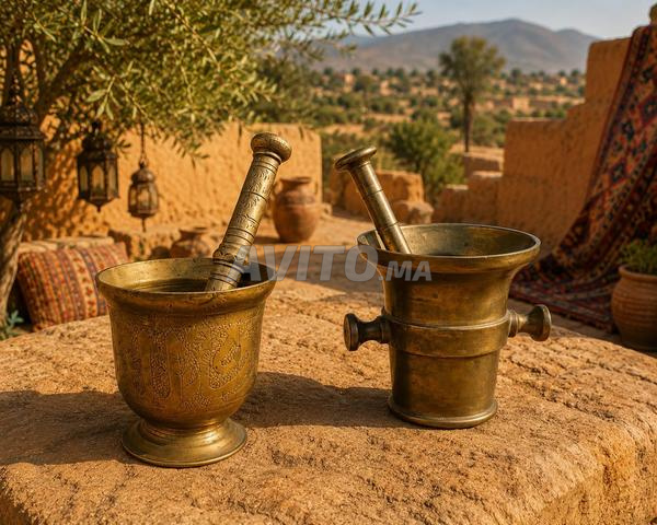 هاون ومدقة نحاسية مزخرفة – قطعة تقليدية أصيلة