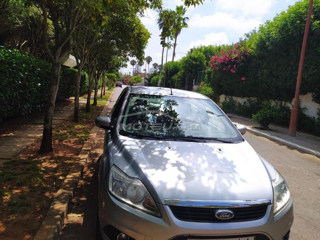 Ford focus accidenté modèle 2012