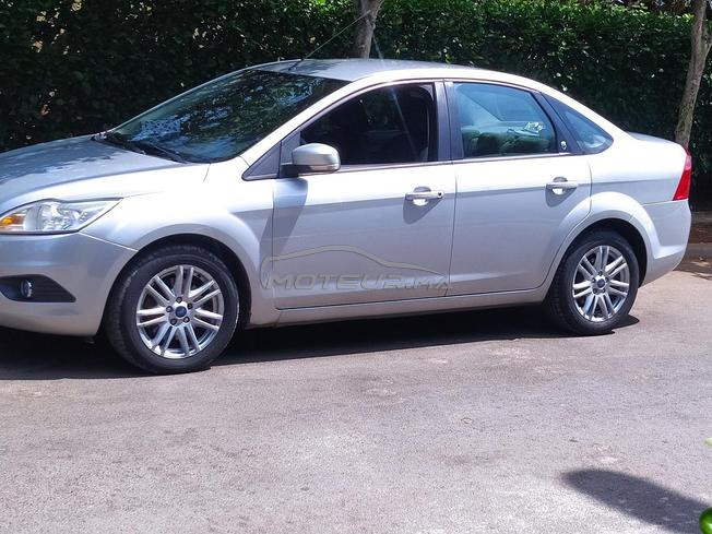 Ford focus accidenté modèle 2012