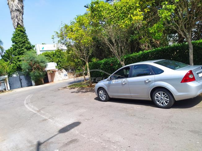 Ford focus accidenté modèle 2012